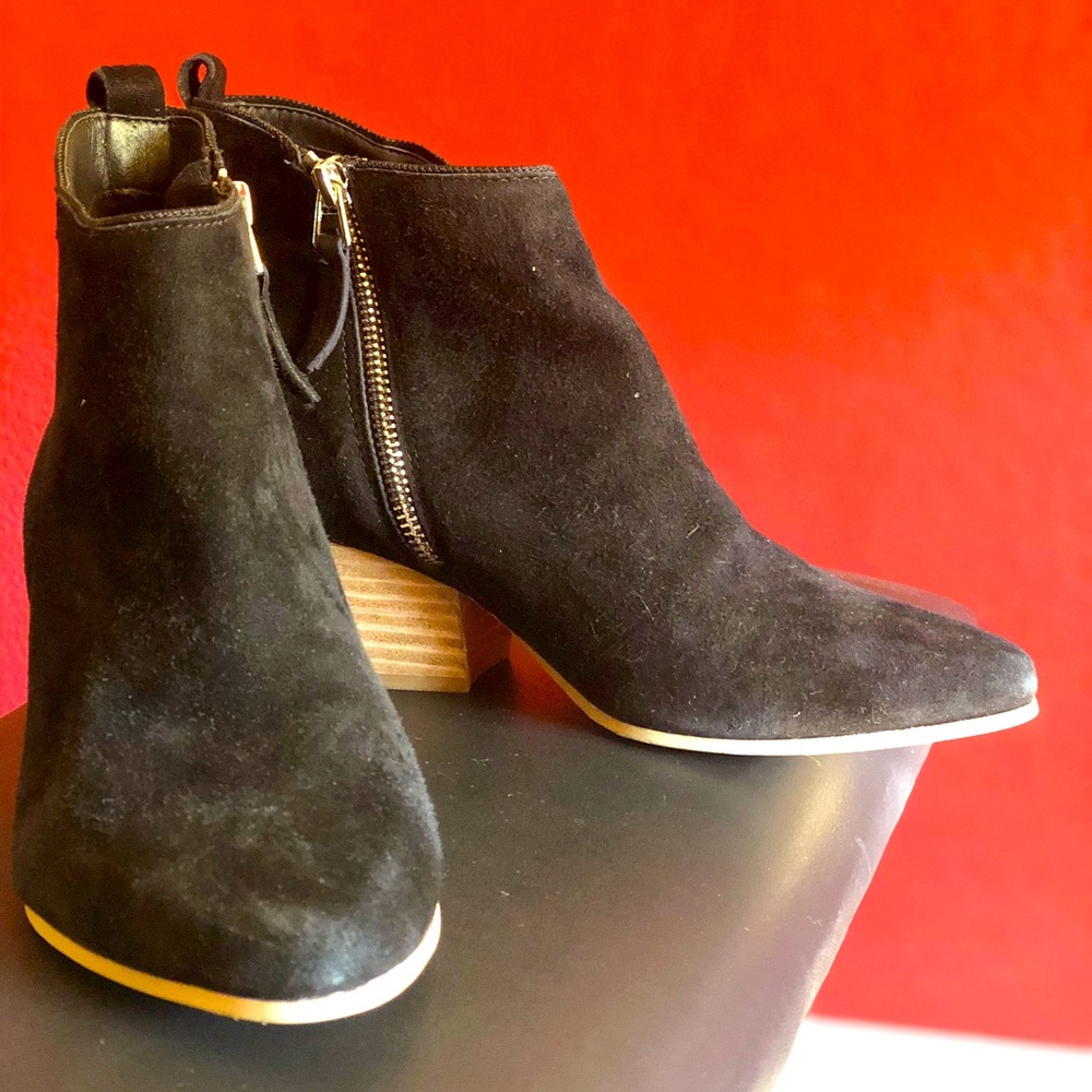 Dolce Vita Black Suede Booties 7M